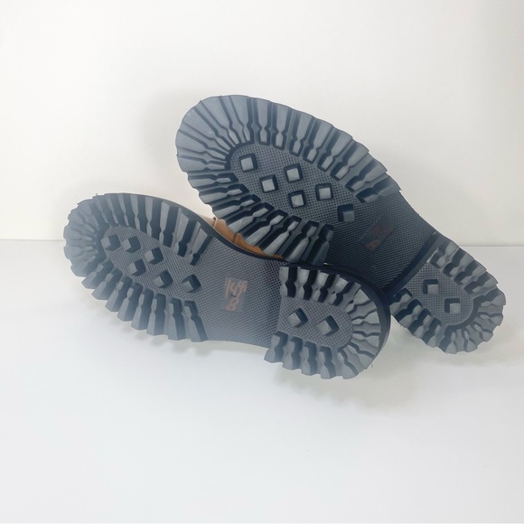 AEROSOLES LOWERY TAN LUG SOLE MULES - Picture 6 of 7